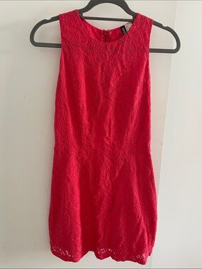 H&M Red Lace Sleeveless Mini Dress